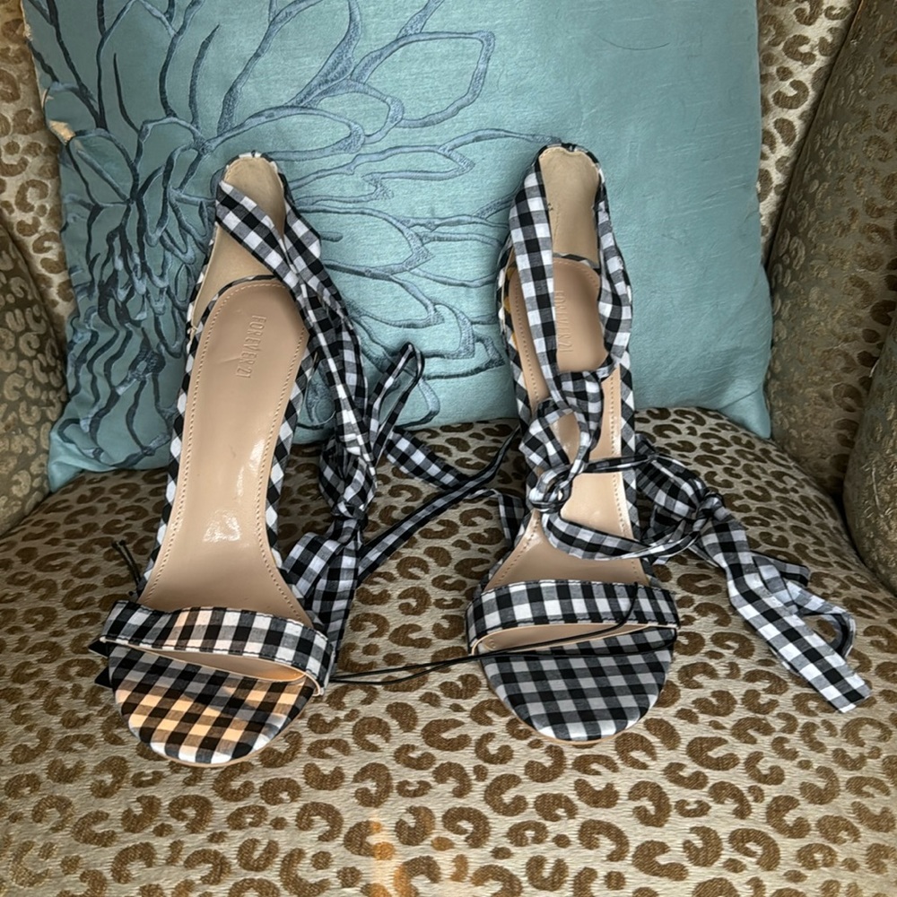 NWT black/white gingham ankle tie stiletto Forever 21 heeled sandals